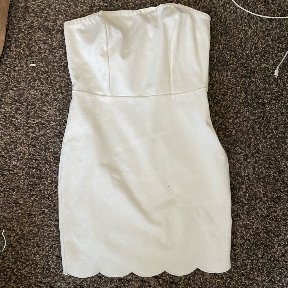 Size XS white strapless STRETCH mini🔥